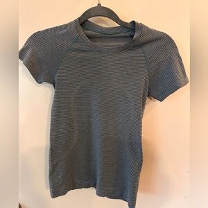 Lululemon athletica Swiftly Tech short sleeve waist length striped t shirt sz 2